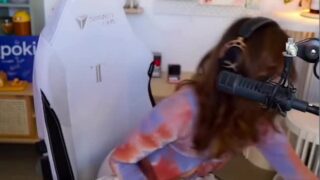 POKIMANE leak Nipple before cam !!!