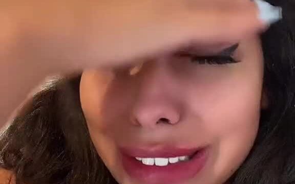 Model Diana leak video – Crying Fuck ?