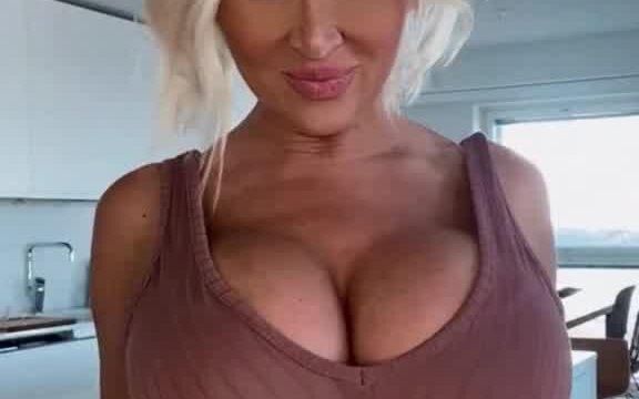 Susanna Penttila Leaked – Hot Mom Show off big boobs