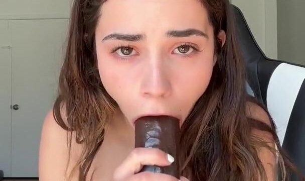 Jameliz Nude BBC Dildo Masturbation Video Leaked