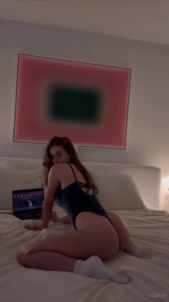 Sophie Mudd Tits & Doggie Tease Video Leaked